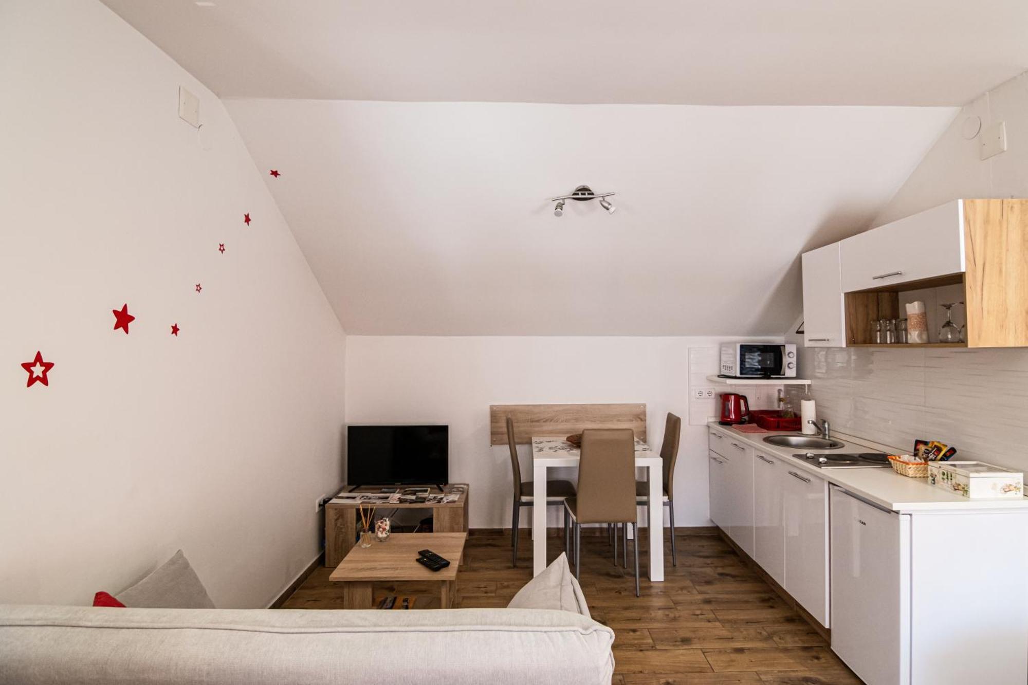 Sunny Day Apartments Sveta Nedjelja  ภายนอก รูปภาพ