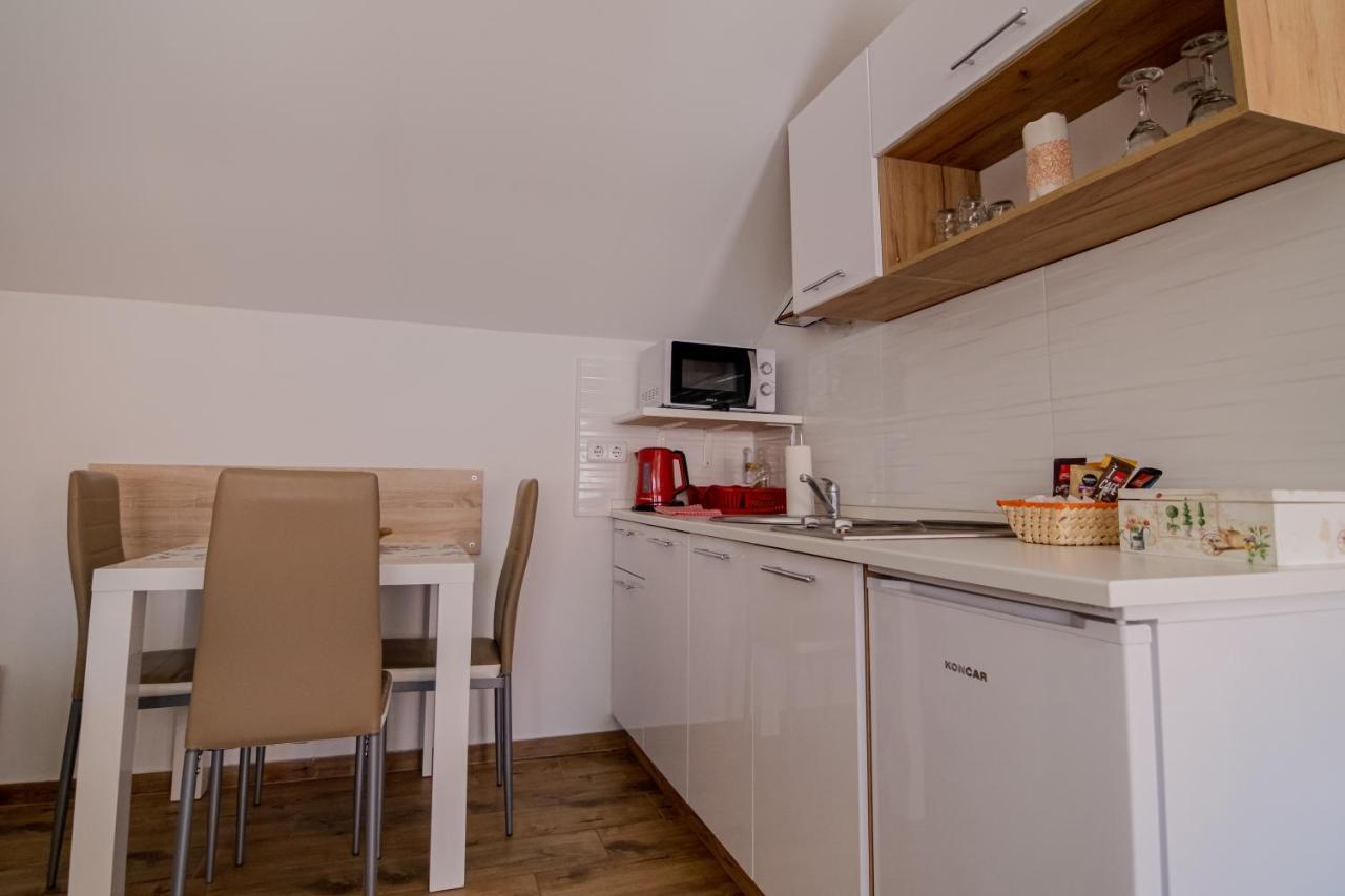 Sunny Day Apartments Sveta Nedjelja  ภายนอก รูปภาพ